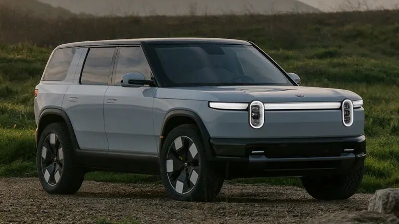 Rivian рассказала, когда запустит автопилот, с которым не придётся постоянно смотреть на дорогу